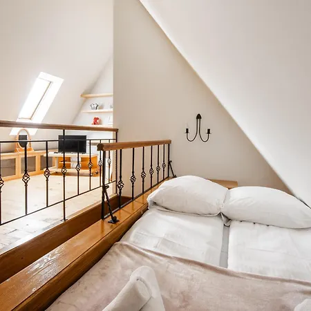 Luna Apartment